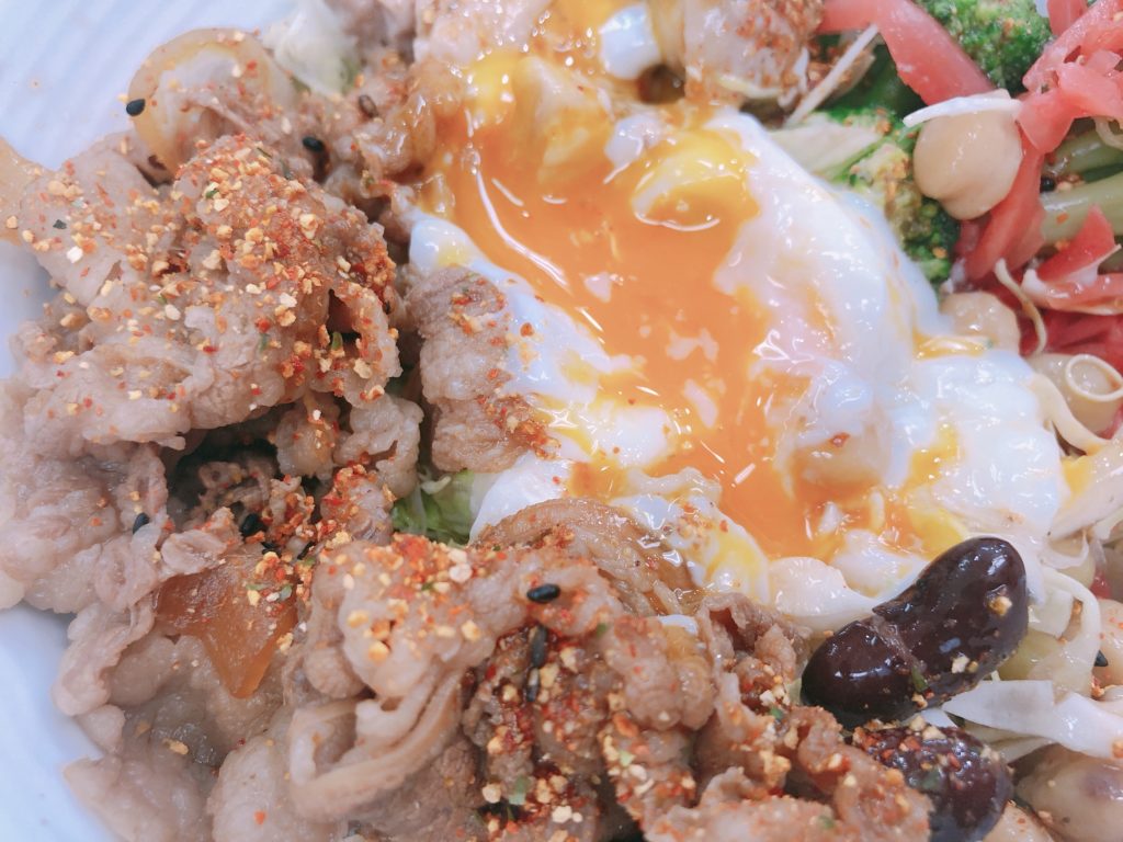 ライザップ１１日目の食事。吉野家のライザップ牛サラダを食べてみた