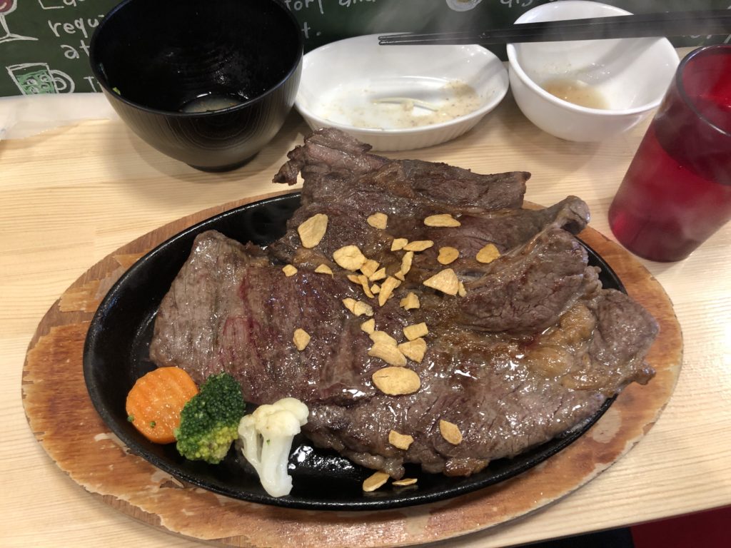 ライザップ33日目の食事。ステーキ300g食べて注意された件