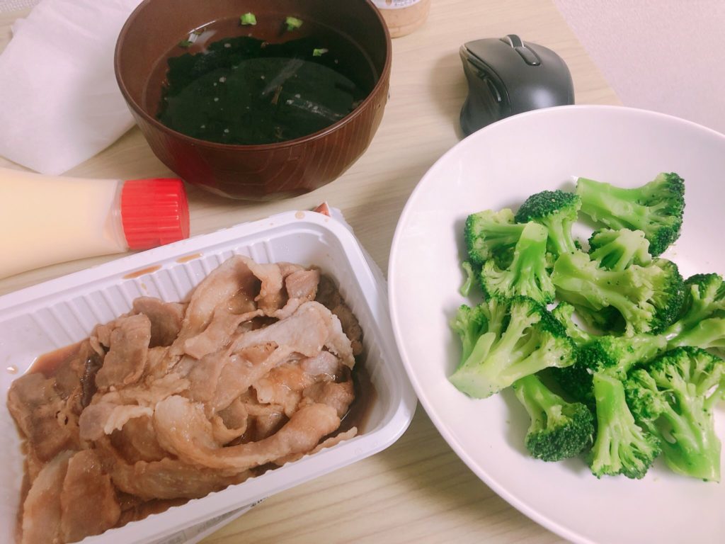 ライザップ５２日目の食事。コンビニ食だけで１日過ごす